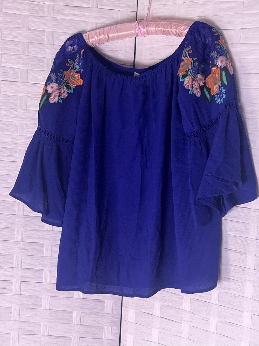 WOMENS UMGEE TOP NWT SIZE SMALL